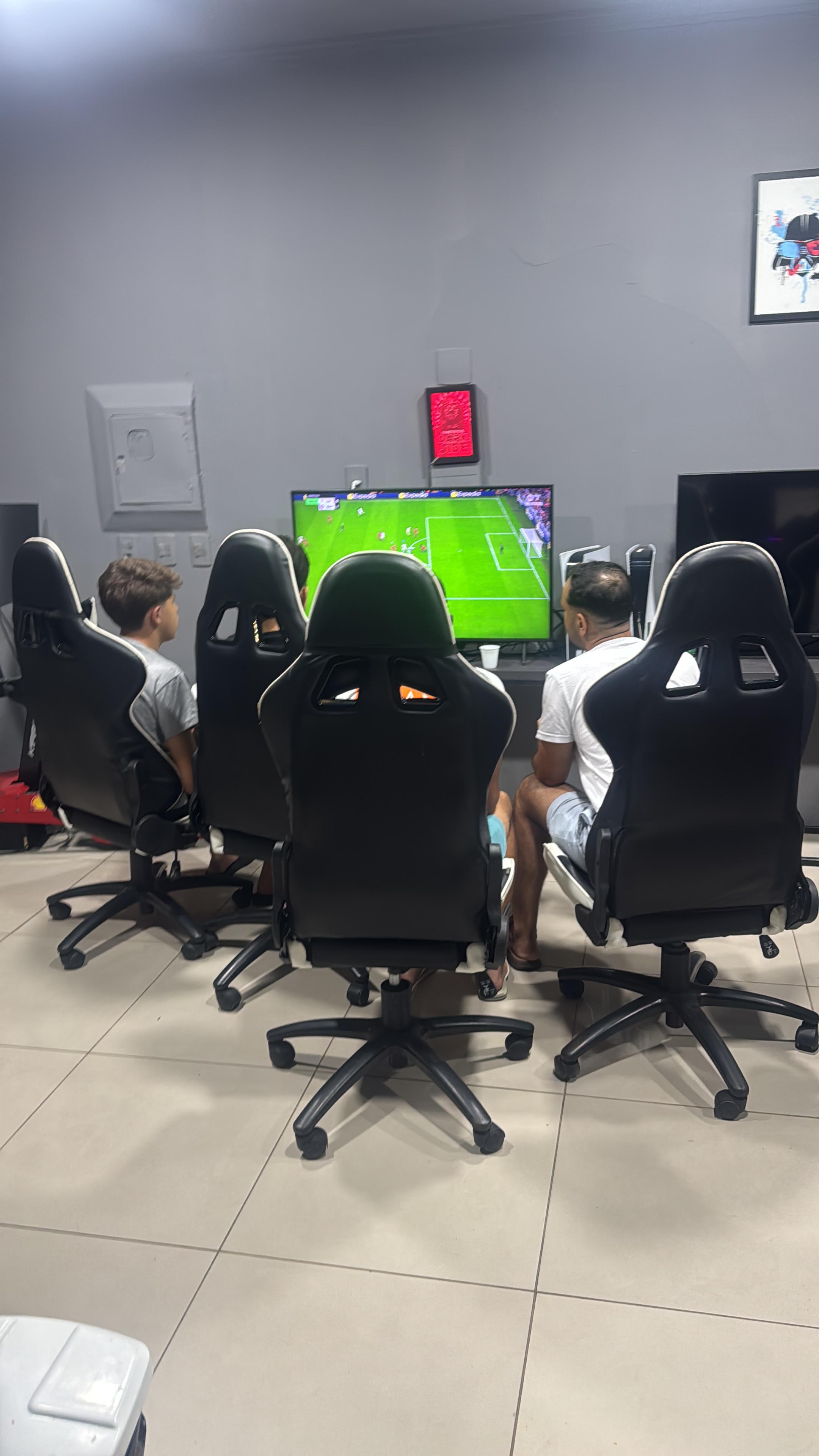 Arena – Galera jogando